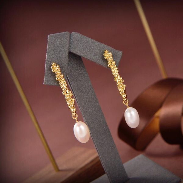 Dangle Chandelier de alta qualidade Gold Gold Irregular Chain Pearl Pingerrings 2022 para mulheres Partido famoso marca de jóias de luxo Trendy Av