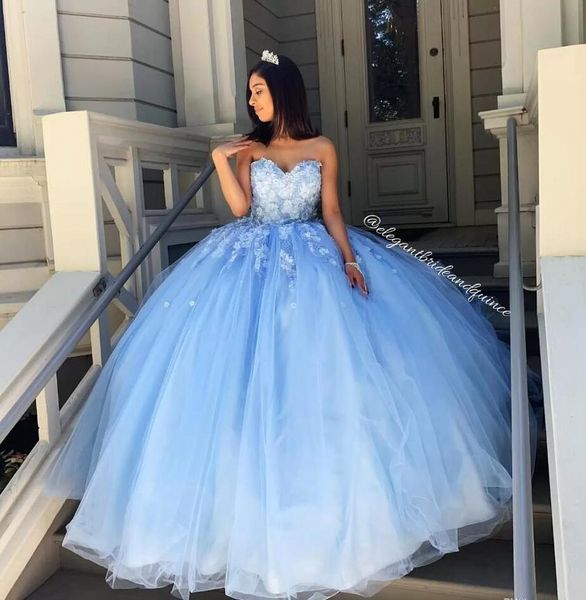 2022 Cielo blu semplice sexy pizzo Quinceanera abiti da ballo Sweetheart in rilievo fiori fatti a mano Tulle festa di sera vestito dolce 16 B0721