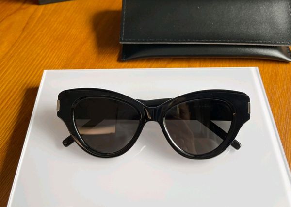 Солнцезащитные очки для бабочек для женщин Cateye Glasses Black Grey Lens Designer Sunglasses Fashion Sun Shades Sonnenbrille UV защита от коробки с коробкой