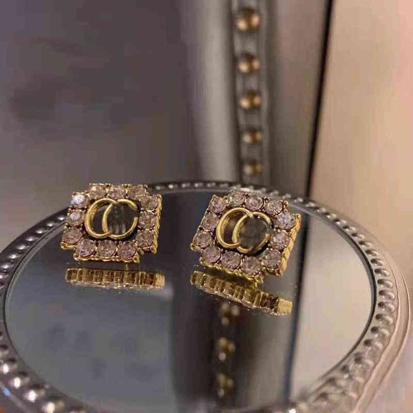 

factory outlet letters flash diamond shuxin's same earrings are old fashionable and versatile temperament earrings, Golden