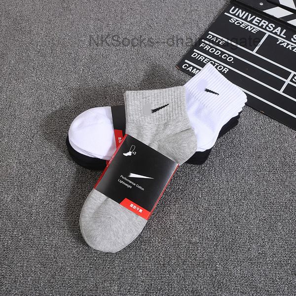 

fashion men's sports socks classic hook brand medium tube solid men women basketball sweat absorbing breathable short boat sock luxury, Black