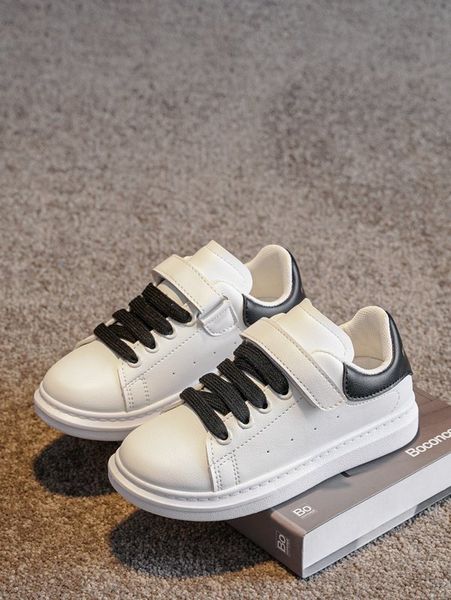 

boys two tone perforated detail skate shoes she, Black