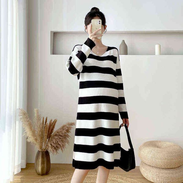 

autumn pregnant women v neck long sleeves side split loose sweaters wide stripe knitting dress plus size maternity straight dress j220628, White