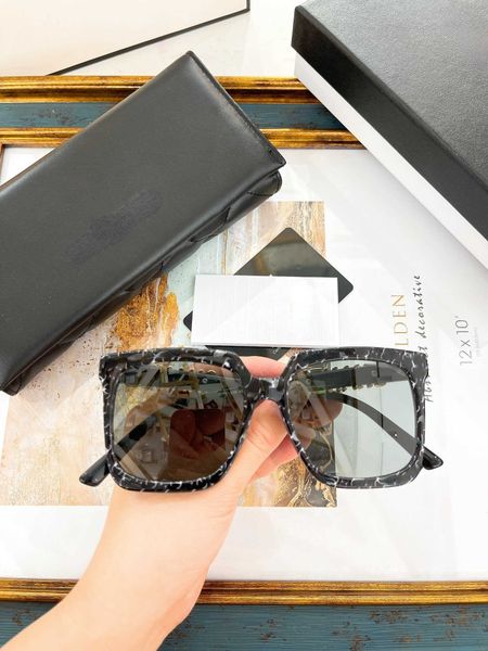 

american european and fashion xiaoxiang new large frame anti-sunglasses personality street shooting square glasses women, White;black