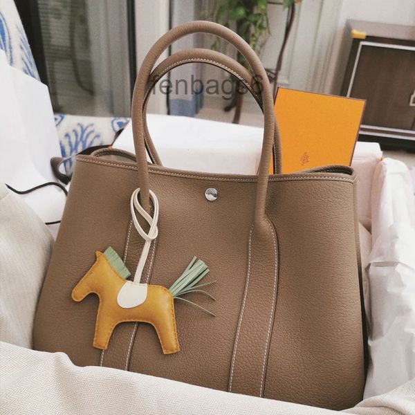 

designers bag herme 2022 bags women handbags layer cowhide garden one shoulder diagonal span tote bag portable large bucket