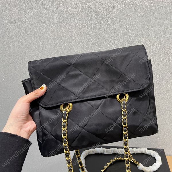 Bolsas de ombro de nylon preto Designer Bolsas femininas Moda Crossbody Gold Chain Messenger Bag Totes de alta qualidade Carteira de luxo da axilia