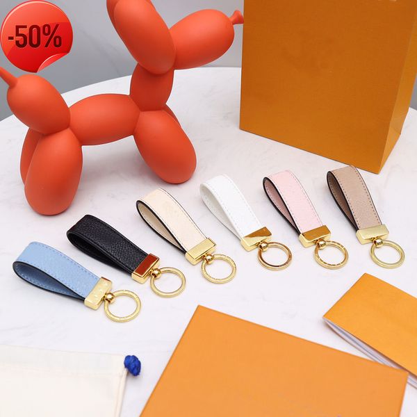 

maxi dragonne key chain buckle lovers car keychain handmade leather designers keychains men women bag pendant accessories 17 color no bok, Silver