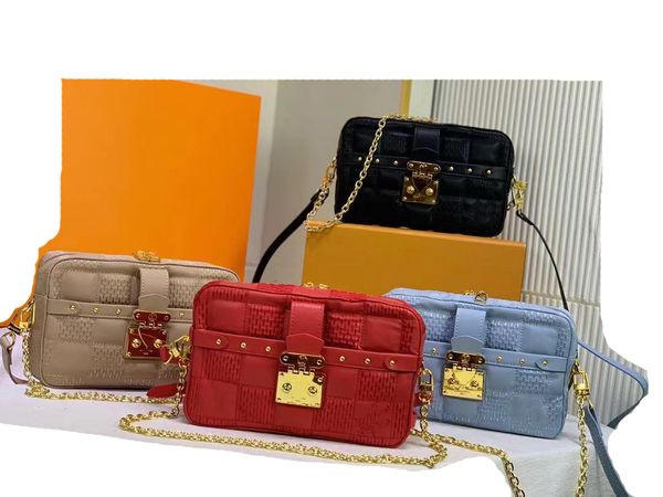

luxury designers shoulder bags monograms chain handbags fashions steamer classics handbag fashion luxurys brands crossbody bag