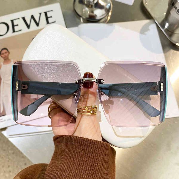 

2022d home large frame new edge t blue womenfactory outlet fashion men's women's sunglasses2022 trendy latest sunglasses, White;black
