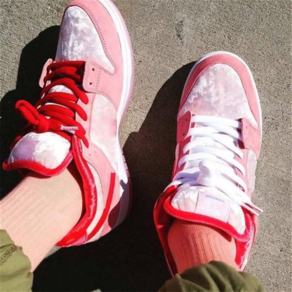 

strangelove x sb dunkily low valentines day bright melon gym red-med soft girls desinger sneaker strange love pink246j, Black
