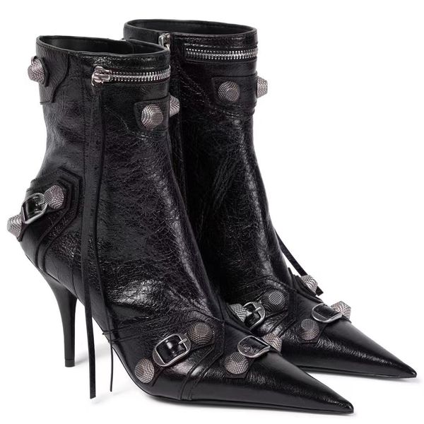 Botas pretas de salto alto com fivela de metal decoração sapatos femininos motocicleta borla couro zip sapatos designer de luxo moda botas nuas tamanhos 35-42 com caixa