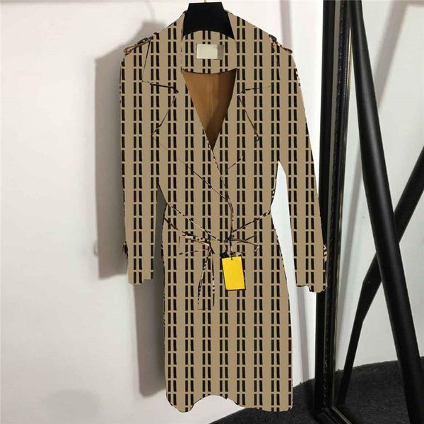 Стильные дизайнерские буквы Trench Coats Женщины зашнуруют пояс для пояса.