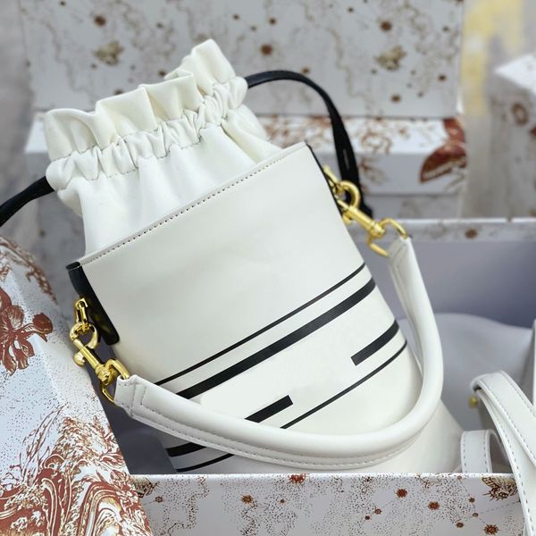 

cross body luxurys handbags designers bags shoulder cosmetic bucket bag handbag messenger women totes fashion classic clutch pretty 005