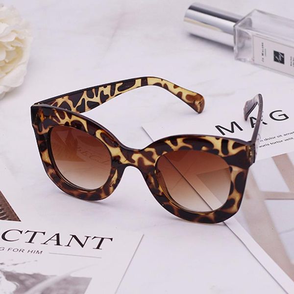 

round frame sunglasses women retro trend street beat classic outdoor sun glasses uv400 oculos de sol masculino, White;black