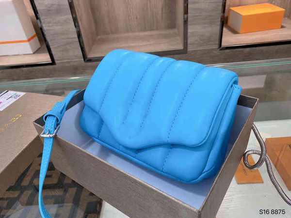 

women luxurys designers shoulder bags blue casual luxury trend crossbody messenger portable oblique design feminina handbags 220314 zhouzhou