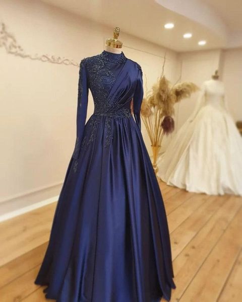 2022 Modest Navy Abiti da sera musulmani Collo alto Manica lunga Elegante Donna Abiti da cerimonia Abiti da cerimonia in rilievo Arabo Dubai Celebrità islamica Prom Abiti per occasioni speciali