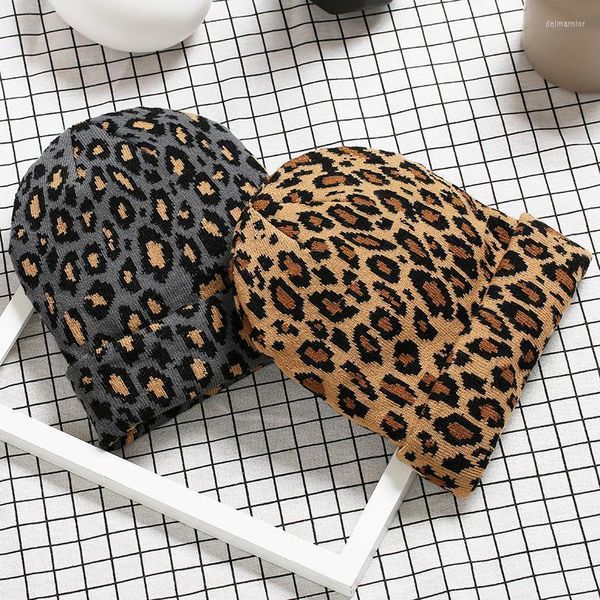 Gorro/caveira tampas 2022 Inverno leopardo de tricô estampado chapéu coreano causal hop hop benie quente adulto bap sclullies bonnets delm22