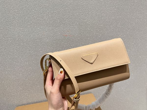 

2022 designer shoulder bag women's fashion envelope bag size 21 cm