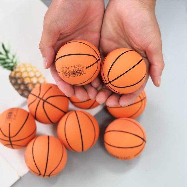 Commercio all'ingrosso 63MM Diametro Mini Basket Solido Morbido Galleggiante Rimbalzante Bambino Elastico Palla di Gomma Reazione Allenamento Stress Giocattolo Divertente