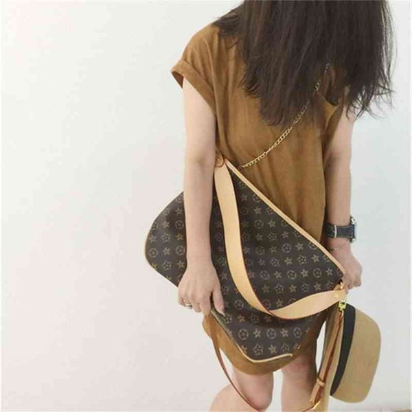 

high-grade popular women's new sense 2021 messenger large capacity classic old flower versatile one shoulder net red tote