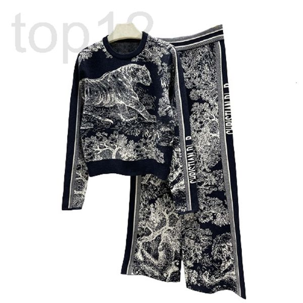 

women's tracksuits designer european early autumn fashion loose and thin knitted suit long sleeved animal pattern straight tube wide le, Gray