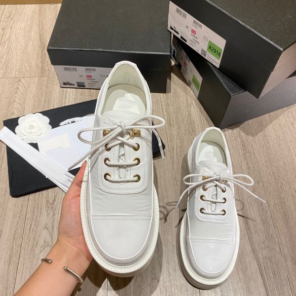 

small fragrance thick-soled loaf sandals women's leather vintage strap-block black and white panda shoes