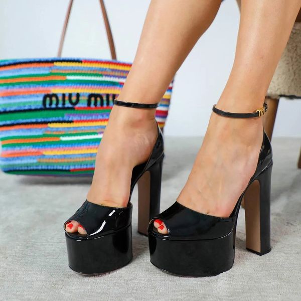Tan-Go Платформа накачивает обувь черная патентная кожаная кожа на высоких каблуках щипцы для лодыжки шкаф для блок-каблуки на 155 мм открытые ножки для женщин для женщин