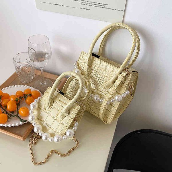 

fashionable crocodile chain handbag 2022