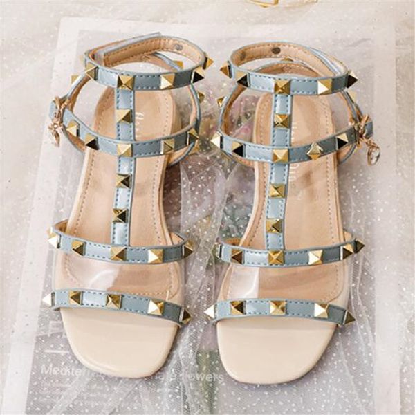 2022 Crianças de Verão Meninas Aberto de Toe Sandálias Moda Fivela Buckle Low Heel Princesa Sapatos Romanos Brilhantes Diamante Rebite Crianças Couro Sapatos