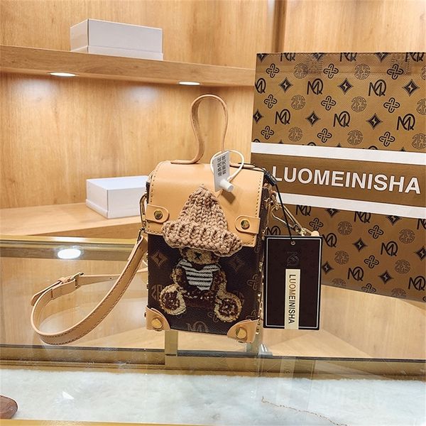 

luxury designer messenger bag handbag online red live broadcast little bear portable creative personalized versatile mobile