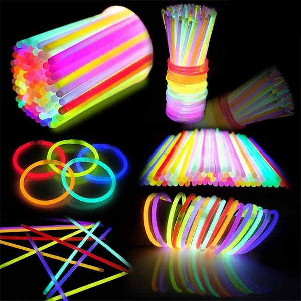 Peças de decoração de festa de luzes fluorescentes brilhando no colar de bracelete escuro no casamento de neon halloween prpartyparty