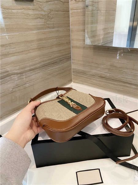 

classic luxurys designers bags lady fashion crossbody bag letter handbags totes bag 2021 women shoulder bags axillary bag