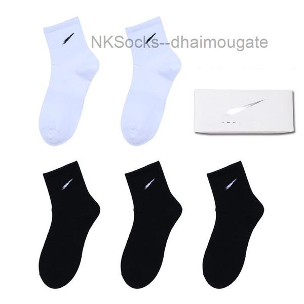 

men's classic fashion socks gift box stockings hook brand black white gray medium tube sports cotton sweat absorbing sock men women lux