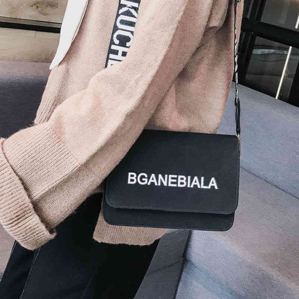 

fashion bag new korean version net red texture messenger retro versati