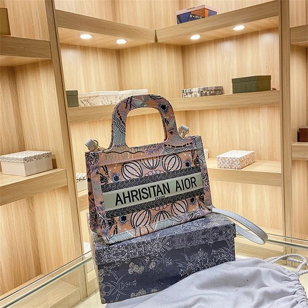 

french fashion printing simple portable one messenger small square 70% off wholesale sales