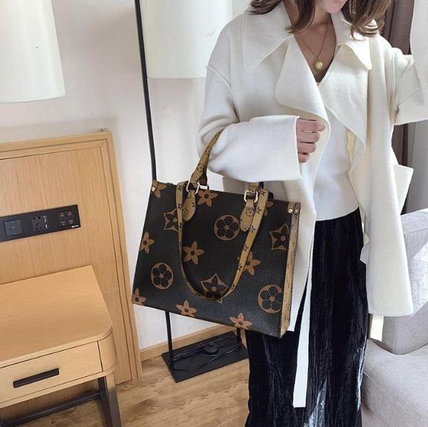 

retro female bags 2021 one-shoulder messenger handbag large-capacity presbyopia large printing shopping bag