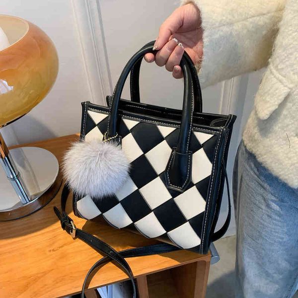 

factory direct sale diana 2022 new single shoulder messenger bag hand black and white check korean fashion versatile designer