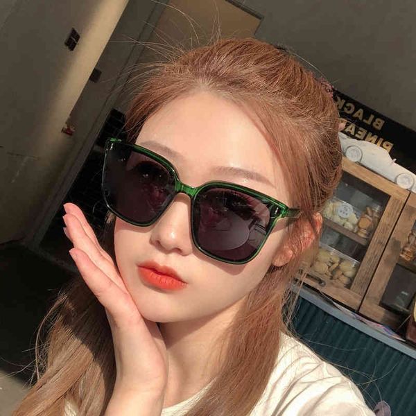 

2022 new women's red big factory fashion ladies sunglasses shop, White;black