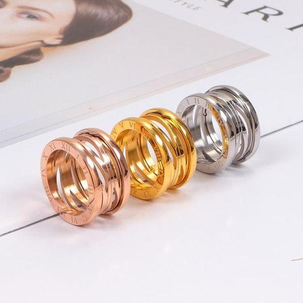 2022 Gold Silber Rose Farben Frauen Ringe Top Qualität Luxuriöse Stile Römische Ziffer Hohl Paar Ring Titan Stahl Design B Buchstabe Modeschmuck Großhandel