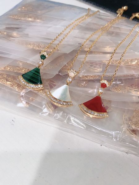 

baojia double-layer small skirt necklace female rose gold fan fritillaria chalcedony light luxury simple and fashionable, Silver