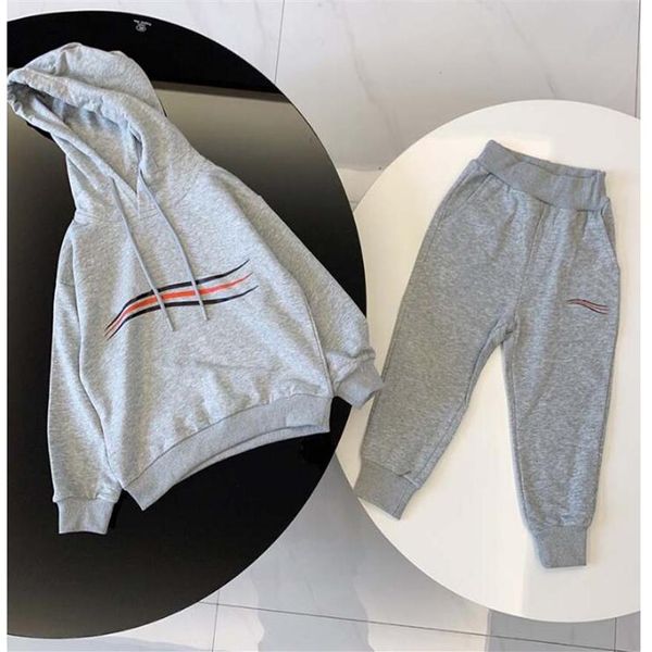 

new luxury fashion baby clothes sets tracksuit 2 pcs suits kids boy girl long sleeve hoodie sweater classic letter pants out298r, White