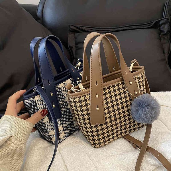 

2022 luxury brand fashion design versatile ladies bags autumn winter small new women's msenger hand bucket