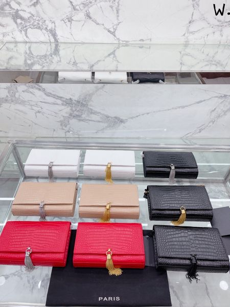 

luxurys messenger wallets textured leather shoulder bag women designers bags wholesale ladies phone clamshell packages gold or silver tassel, Red;black