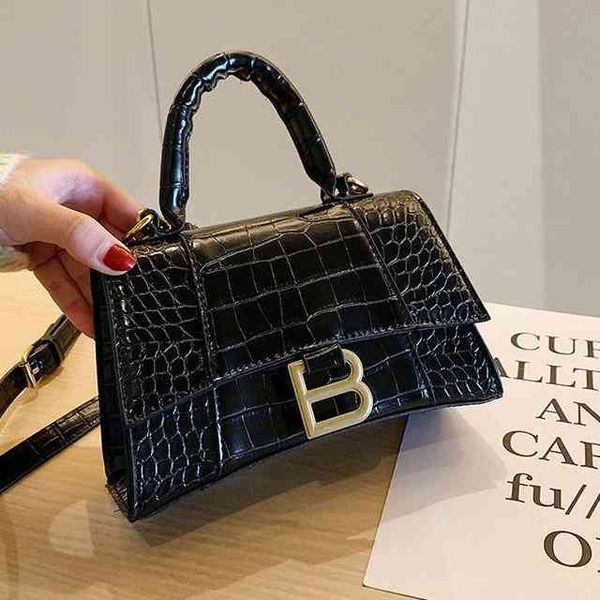 

factory wholesale hourglass bag women's leisure personalized one shoulder messenger bag black crocodile pattern small square