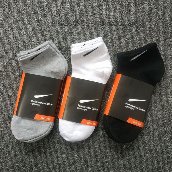 

classic fashion men's socks 3 pairs of 1 card hook brand designer versatile sports sock men women luxury wear medium short sportsocks i, Black