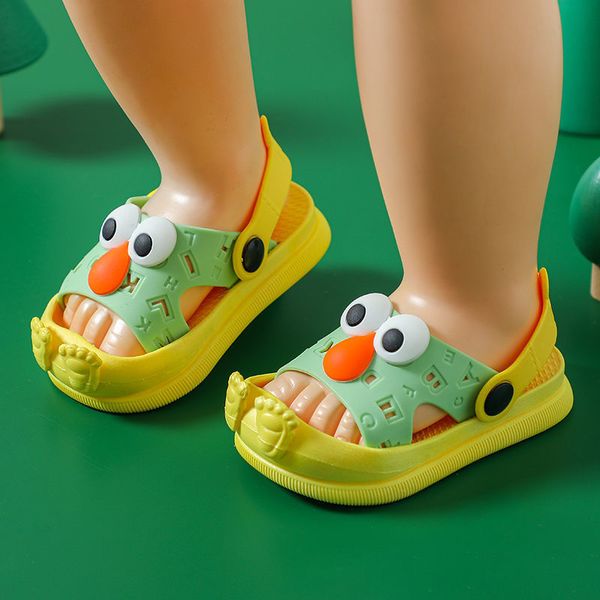 Crianças Slippers meninos e meninas não deslizam sandálias anti -colisões de colisão bebê verão desenho animado fofo 220525