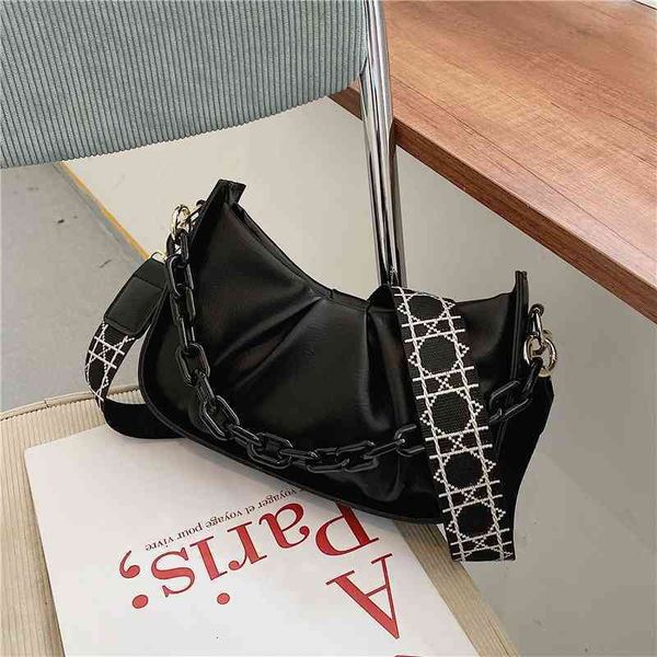 

2022 factory wholesale new bag female new wrinkled cloud thick chain single shoulder messenger armpit personalized fashion stick bag