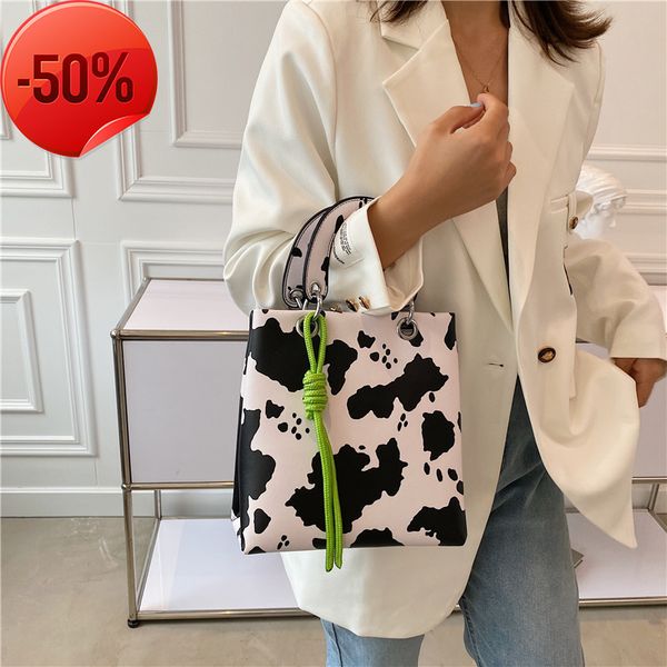 

the factory directly crocodile princs diana female 2022 new texture large capacity msenger bag cow pattern portable bag