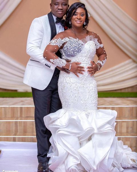 

2022 arabic mermaid wedding gowns long sleeves lace pearls crystal beaded sheer neck plus size ruffles tiered train bridal party dresses ves, White