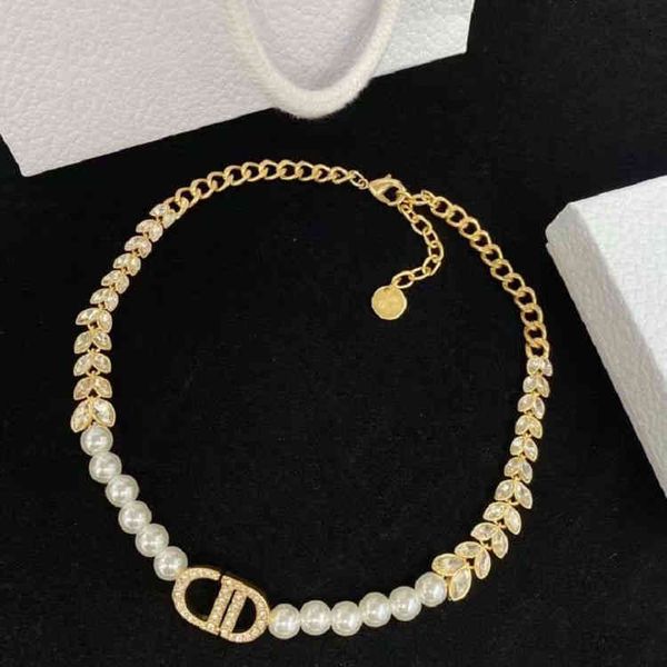 

factory wholesale 2022 letter eye rhinestone pearl twist necklace brass neck chain bracelet, Black